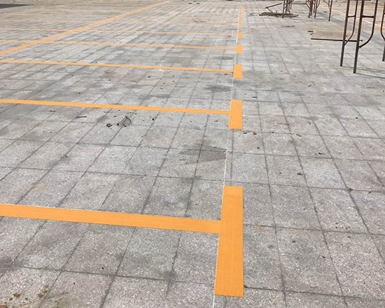 小區(qū)停車位劃線